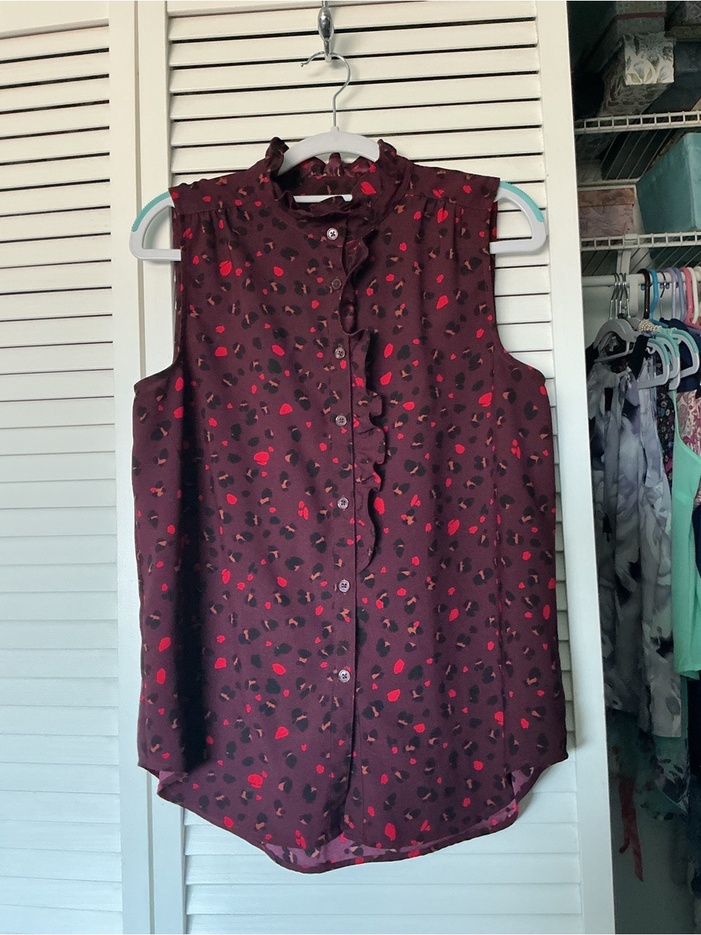 Ann Taylor Burgundy Sleeveless Ruffle-Front Blouse with Red Accents